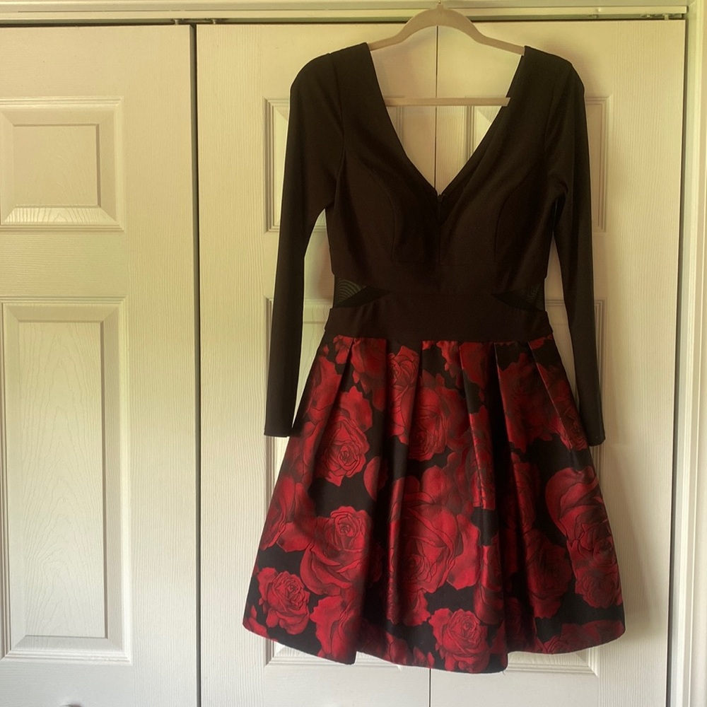Long sleeve black and red flower side cut out dress
